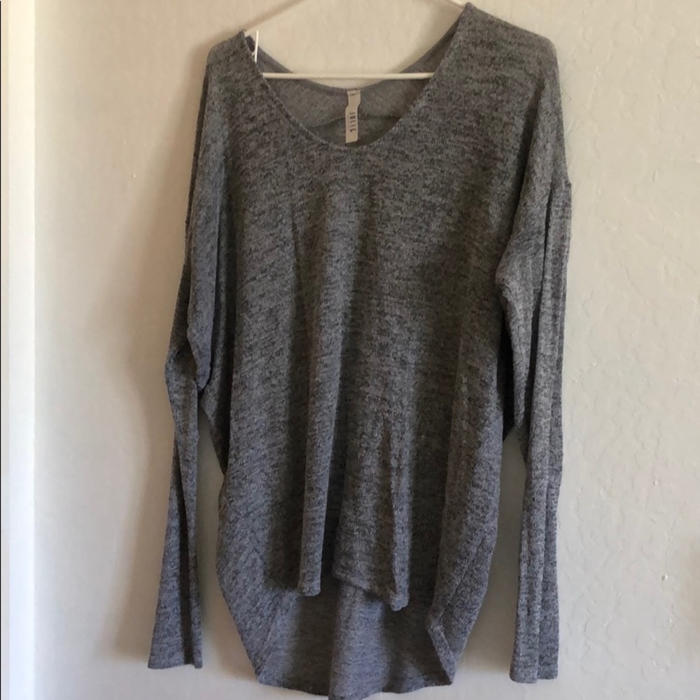 Grey longsleeves